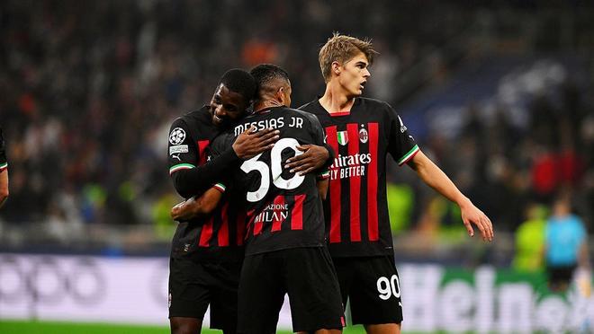 记者：费内巴切有意在冬窗引进罗马前锋多夫比克（记者称费内巴切希望冬窗签下罗马前锋多夫比克）