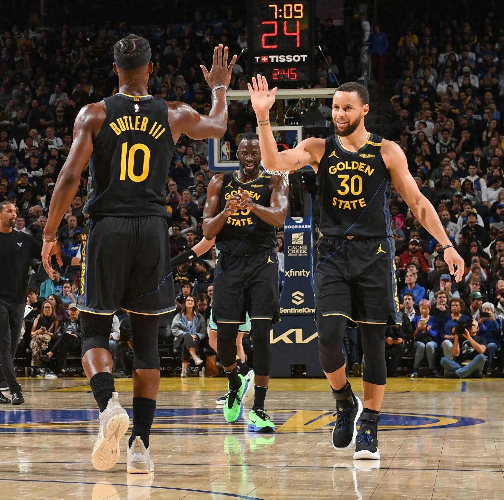 记者：萨拉赫不会随队出征国米，决定由高层和斯洛特共同作出（记者：俱乐部高层与斯洛特共同决定，萨拉赫不随队出征对阵国米）