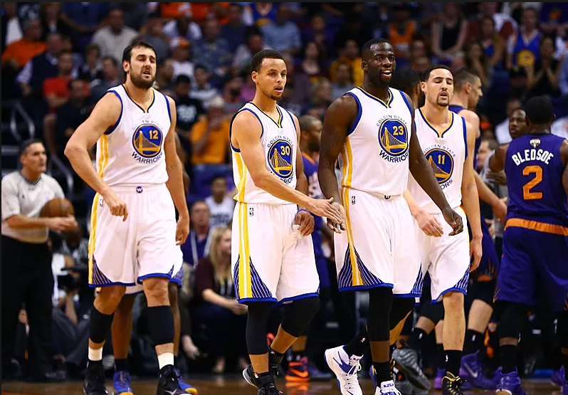 愿无大碍！英冠查尔顿vs朴茨茅斯因看台球迷昏迷不醒腰斩（祈愿平安！英冠查尔顿对阵朴茨茅斯因看台球迷昏迷比赛中止）