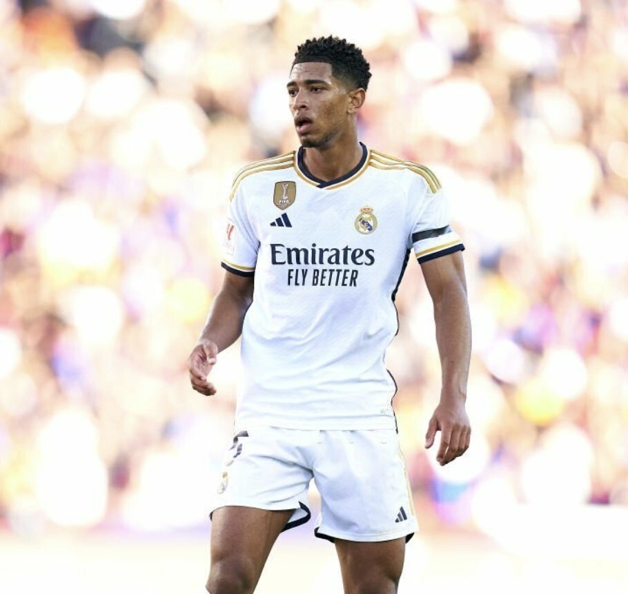 切尔西半场被反超，英格兰球队欧战首次被阿塞拜疆球队打入2球（切尔西半场遭逆转，阿塞拜疆球队欧战首次对英格兰球队攻入两球）