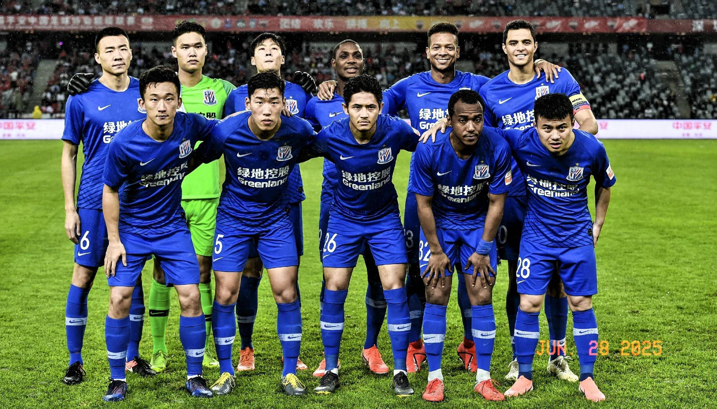 巴萨4人面临黄牌停赛风险：卡萨多、德容、费尔明和亚马尔（巴萨四将接近停赛边缘：卡萨多、德容、费尔明与亚马尔均差一黄）