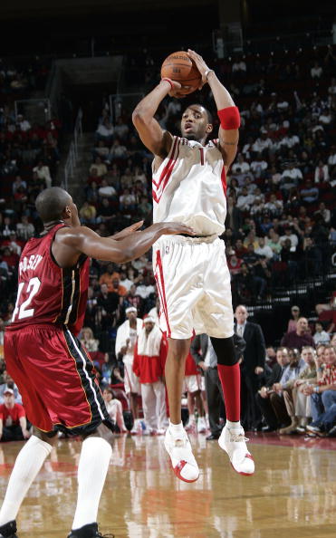 降维打击！麦基19投13中怒砍30分10篮板2盖帽（统治内线！麦基19投13中轰下30分10篮板2封盖）