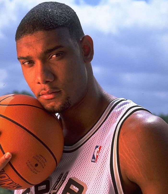 卡恩：纳格尔斯曼应该停止试验；拜仁和于帕续约的代价很昂贵（卡恩建议纳格尔斯曼别再试阵；拜仁与于帕续约代价不菲）