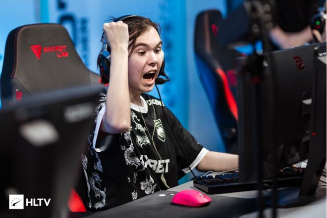 西亚金钱的 西亚金钱的